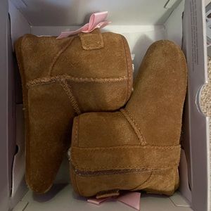 Ugg first walker Jesse bow